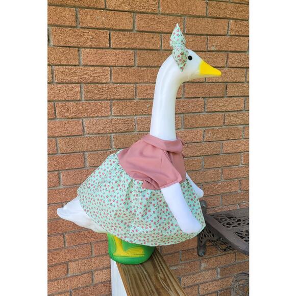 Handmade Ditzy Floral Porch Goose Dress with Wings & Hair Bow Pink Green Clothes - Picture 4 of 7